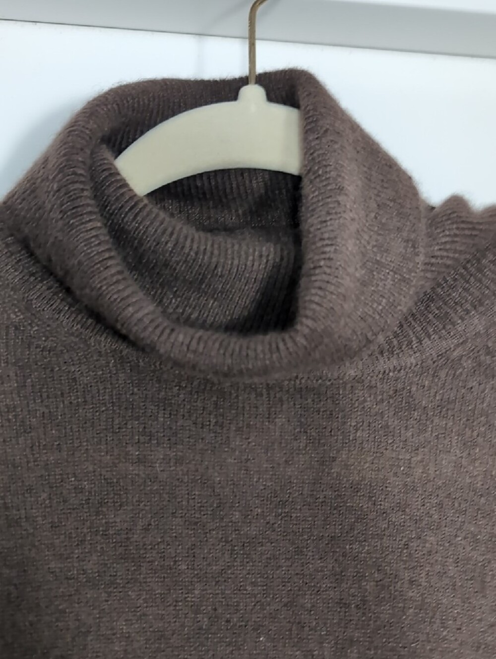 Women's Brown Turtleneck Sweater Cashmere Size Medium - Picture 5 of 8